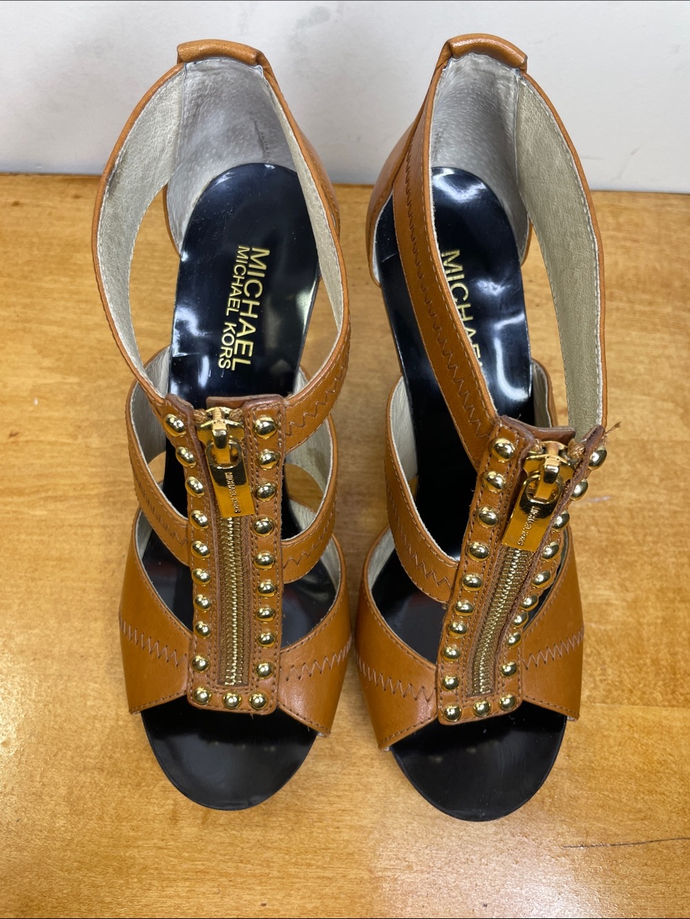 Michael Kors Tan Leather Studded T-Strap High Heel Sandals. Size 7 - Picture 3 of 11